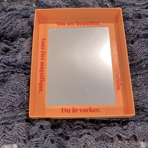 Various samples. Yves Rocher Perfume, Dove Body wash, Cetaphil face moisturizer - Picture 5 of 6